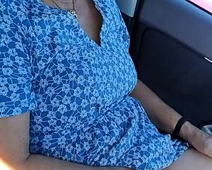 이 하우스와이프가 퍼블릭 카팍에서 자위하다가 누가 올 때까지 봐