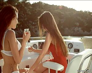 Kissing Loving European Lesbians in Mature Milf Toys Fingering!