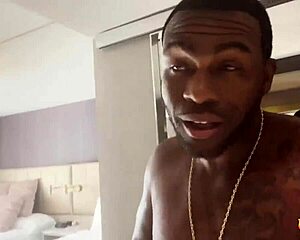 Tattooed MILF Lexi Love Gets Pussy Eaten and Fucked by Rome Major 😈