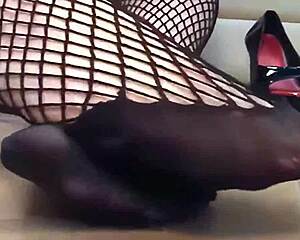 Annette Schwarz's PUFFY INNIE PUSSY Gets Licked!