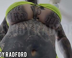 Slutty MELODY RADFORD TWERKING And TEASING Her Big Ass!