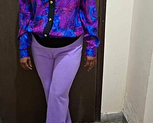 I'm Pooja bhabhi getting fucked by devar 😍