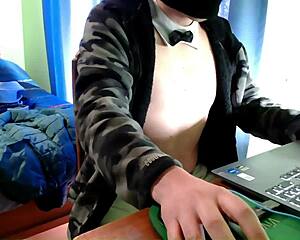 Watch arnoldsylver cum hard in sensual chat masturbation?