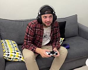 I can't get enough of pamela mendoza slurping on that massive cock from the gamer boy until he blasts a huge facial cumshot all over my face