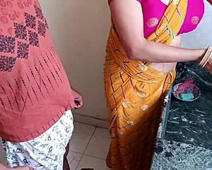 कामवाली की नेवली मैरिड बहू को किचन में पेला जब वो बर्तन धो रही थी