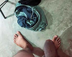 Dehati chachi ko mast choda ghar me bula kar