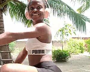 can u believe crazybitch received tortoise as gift from her favourite fan with anal gaping masturbation