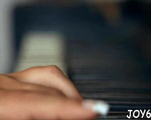 Wow, Naked Teen Babe Fingers Herself With Toys, Rubbing Erogenic Zones!