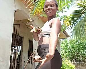 can u believe crazybitch received tortoise as gift from her favourite fan with anal gaping masturbation