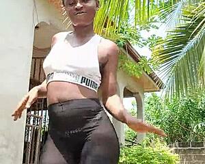 can u believe crazybitch received tortoise as gift from her favourite fan with anal gaping masturbation