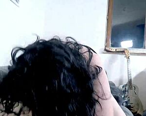 uh, i caught emmita smile usin' that fuck machine, so i jumped in for deep anal an' squirting on webcam... wow