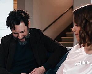 A Que Fugiu - Tommy Sophia Burns