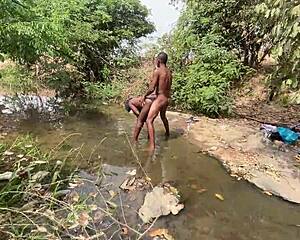 Curvy Ebony BBW Flashes Outdoors At Stream?