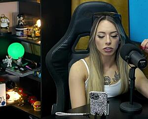 Bianca Demarchi shows her body silhouette, bites Ruan's ear and neck - podcast popum no barraco