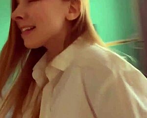 Sexy girl fingering her pussy 😍