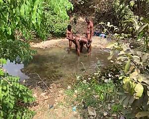 Curvy Ebony BBW Flashes Outdoors At Stream?