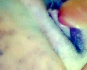 hey, i'm making myself squirt with pussy play 😈