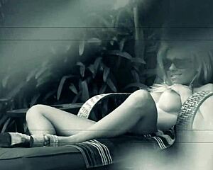 Mom Outdoors in Sun: Aubrey Adams Rubs Herself and Fucks