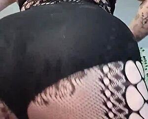 Play with your nympho girlfriend