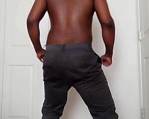 Dans kalt heartbreak llamasr fortsetter med anal rævknulling