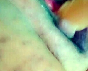 hey, i'm making myself squirt with pussy play 😈