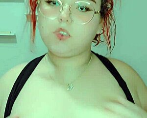 Ruivinha Says, 'Watch Me Masturbate, Is It Hot?'