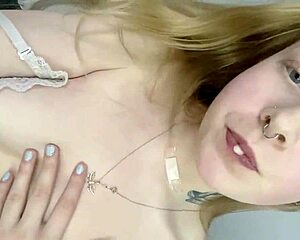 russian real teen 18+ darya enjoy herself to make quarantine not boring