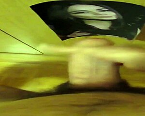 Vanessa Hudgens saa POV-tribuutin käsityöllä ja spermalla korkeassa resoluutiossa!