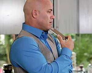 reena sky cheats and licks big cock?