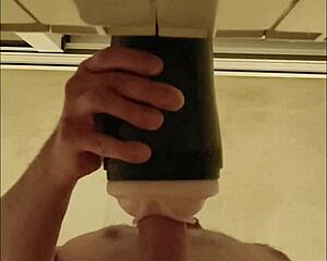 follando mi fleshlight hasta que me hace temblar del orgasmo con big cock