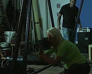 डिटेक्टिव सैंडी, तुम्हें जासूसी करते हुए पकड़ा गया