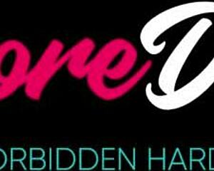 girlfriend watches boyfriend pound hot hottie on webcam