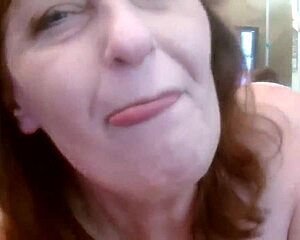 Найджъл се обажда на Доун Скай от другия край на света за малко време с Доун