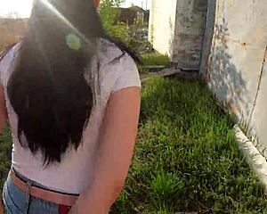 Aku hisap kontol muda 18+ dan dapat air mani banyak di garaj, blowjob POV berisiko