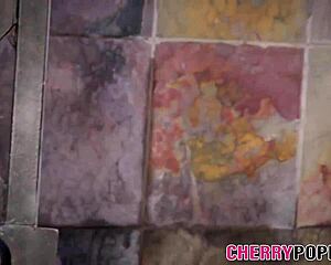 teen gets pussy jizzed in outdoor