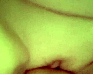 Nevlastný syn vydiera nevlastnú mamu, aby tvrdo jazdila