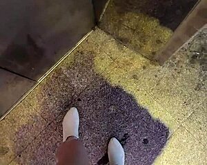 Does Ting Xuan Masturbate Outdoors In Heels?