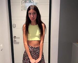 Соседка учит страстному еблю