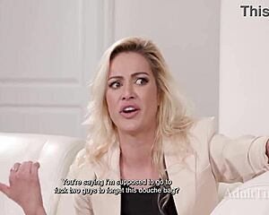 Blondýna ohnutá v doggystyle v Kalifornii