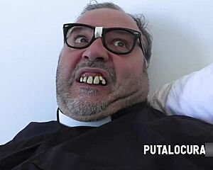 Putalocura - La Estudiante Tetona Quetzal Tragándose Toda La Lefa Del Padre Damián