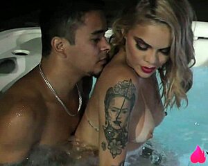 loirinha deu cuzinho pro namorado em sexo intenso