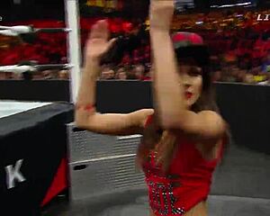 Nikki Bella vs Naomi in extreme rules match 2015.