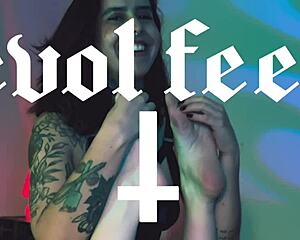 Piciorul meu drăguț este la dispoziția ta.