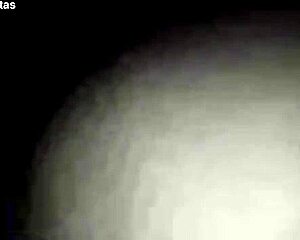 A un lado la bombacha cogiendo a la cholita