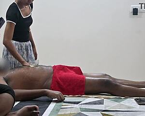 Flashing my dick to the massage girl 😈