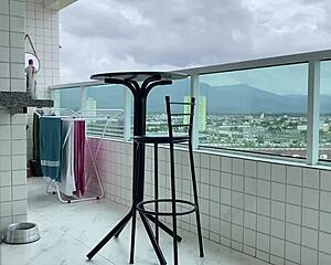 i hired this maid and she came with this short that delight of butt