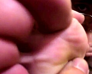 Mia Niqab's Feet Compilation: From Barefoot Tickling to Rough Footjob Action