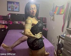 Isabelly ferreira meets a masked boy