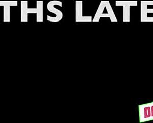 Când Harmony Wonder și Kate Kennedy împlinesc 18, părăsesc casele taților vitregi să se descurce singure