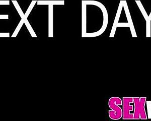 Asiatische GILF Stiefomas hart gefickt POV